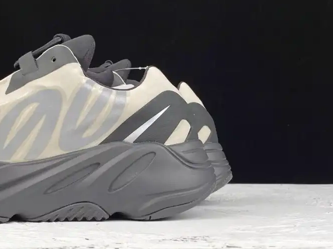 Boost FY3729 MNVN Bone Yeezy 700 Adidas 0502